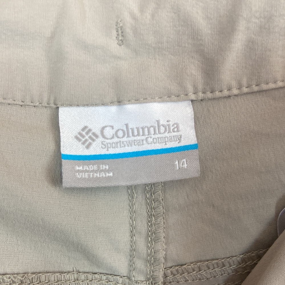 Columbia Women’s Capri Style Outdoor Pants - Picture 9 of 11